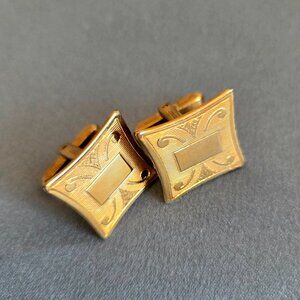 Vintage gold tone cufflinks.